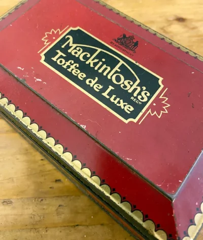 Alternative view of Vintage Machintosh's Toffee De Luxe Tin