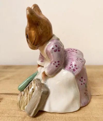 Beswick Hunca Munca Sweeping Beatrix Potter