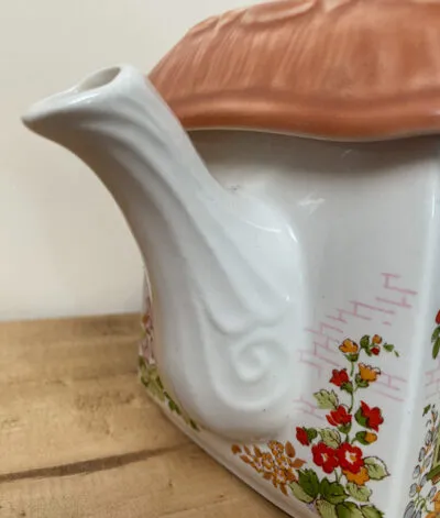 Sadler Ye Olde Tea Pot Inn Spout