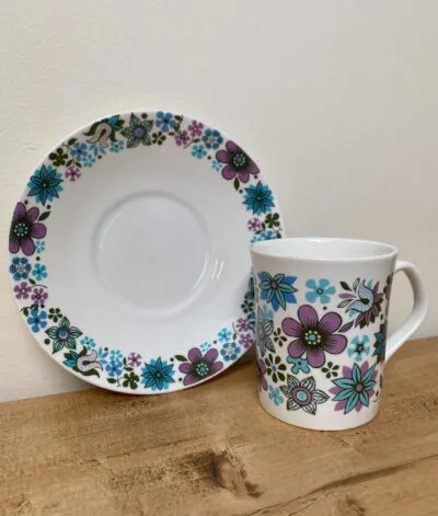 collectable elizabethan carnaby cup and saucer